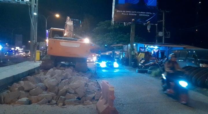 Tak Ada Pengatur Arus Lalu Lintas, Perbaikan Jalan di Merak Bikin Macet